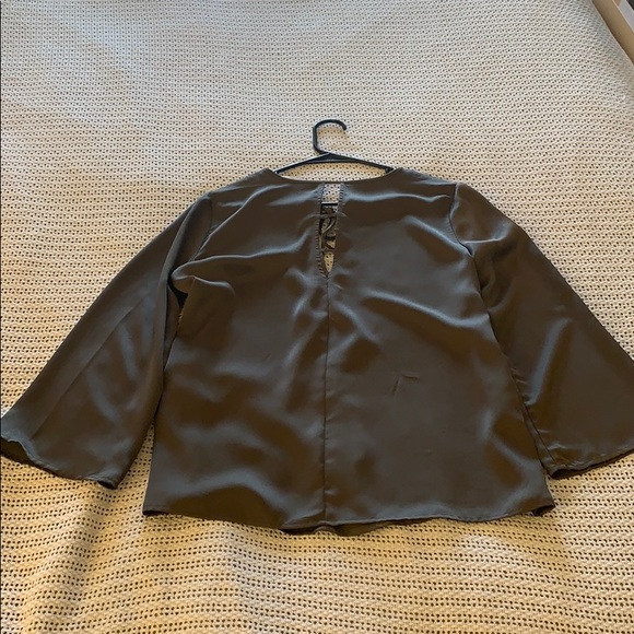 BCBGeneration taupe silk tie front v-neck top S - Picture 5 of 5